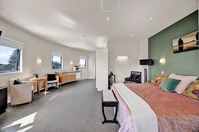 Headlands Hotel