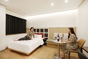 Hotel Brown Dot (Dongducheon Central Station)