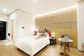 Hotel Brown Dot (Dongducheon Central Station)