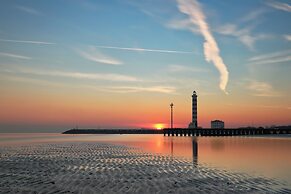 Spacious Seafront Stay in Jesolo