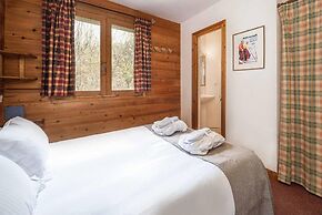 Chalet in La Tania Near Ski Slopes