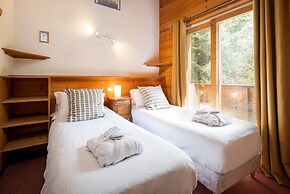 Chalet in La Tania Near Ski Slopes