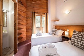 Chalet in La Tania Near Ski Slopes