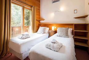 Chalet in La Tania Near Ski Slopes