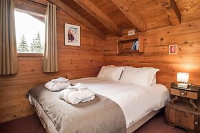Chalet in La Tania Near Ski Slopes