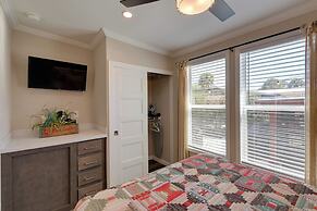 0.5 Mi to Rodeo & Events! River Ranch Tiny Home