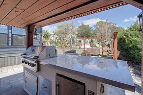 0.5 Mi to Rodeo & Events! River Ranch Tiny Home
