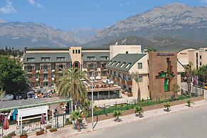 Ambassador Plaza Hotel