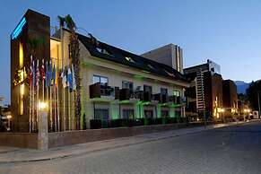 Ambassador Plaza Hotel