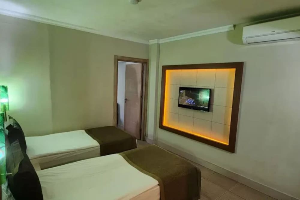 Ambassador Plaza Hotel