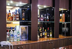 Times Square Hotel And Suites