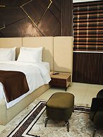 Times Square Hotel And Suites