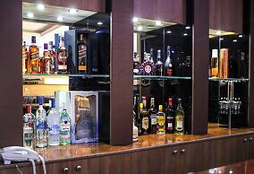 Grand Commodores Hotel And Suites
