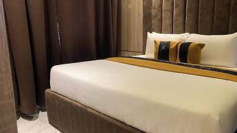 Grand Commodores Hotel And Suites