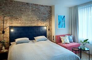 Hotel Five Rooms