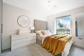 Luxurious 2 bed Flat in Greenhithe