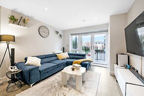 Luxurious 2 bed Flat in Greenhithe