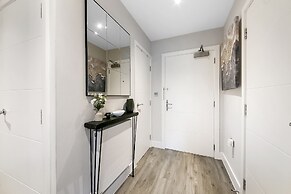 Luxurious 2 bed Flat in Greenhithe