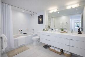 Toronto Skyline Suites