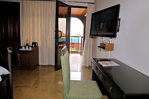 Village Courtyard Hotel