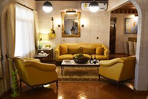 Village Courtyard Hotel