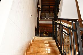 Village Courtyard Hotel