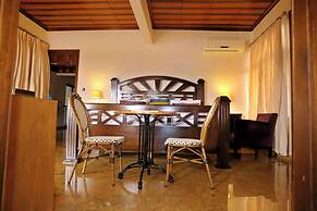 Village Courtyard Hotel