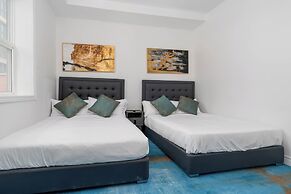 Plush Hotel