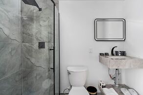 Plush Hotel