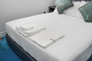 Plush Hotel