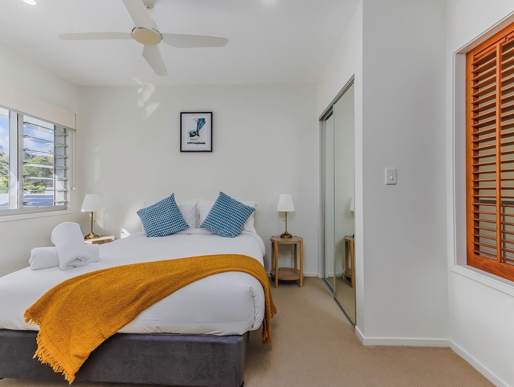 Macadamia Ocean Escape