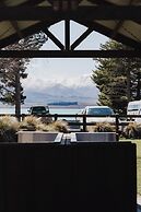 Lakes Edge Lodge