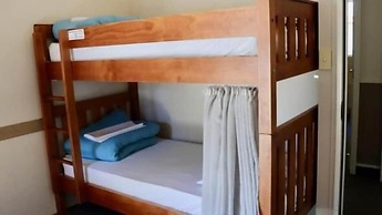 Lakes Edge Lodge