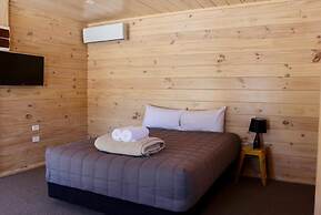 Lakes Edge Lodge