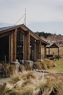 Lakes Edge Lodge