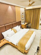 The Roseville Grand