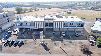 Laxminarayan Hotel