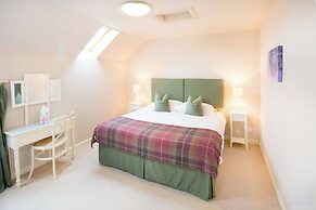 Simmental Cottage Daviot