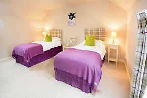 Simmental Cottage Daviot