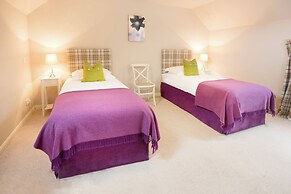 Simmental Cottage Daviot