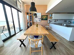 Beachfront Penthouse 4 Bedroom in Hythe