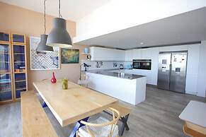Beachfront Penthouse 4 Bedroom in Hythe