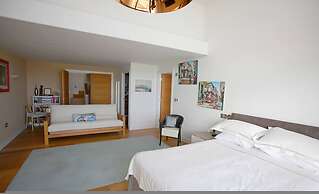 Beachfront Penthouse 4 Bedroom in Hythe