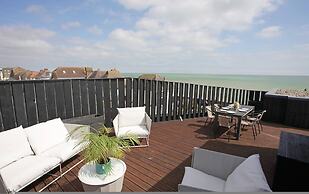 Beachfront Penthouse 4 Bedroom in Hythe