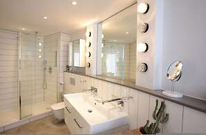 Beachfront Penthouse 4 Bedroom in Hythe