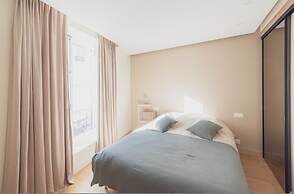 By Saint-sulpice Newly Refurbished 4 BR Apartment
