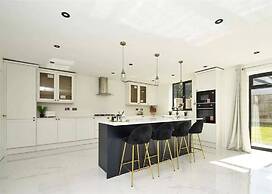Cozy City Retreat in Wolverhampton