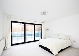 Cozy City Retreat in Wolverhampton