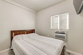 Cozy & Convenient Condo in Compton, Pets Welcome!
