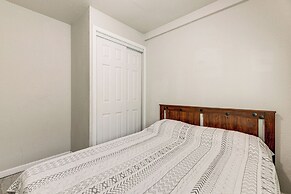 Cozy & Convenient Condo in Compton, Pets Welcome!